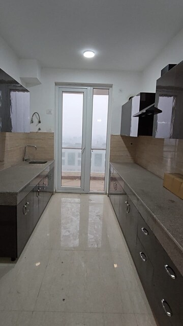 3 BHK Apartment For Rent in Omaxe Royal Residency Faridabad, Sector 79