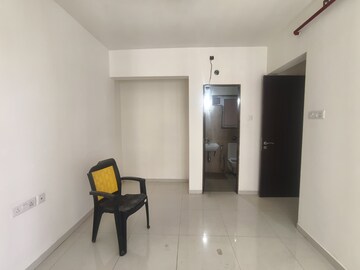 Room in 1 BHK Apartment at Puranik Rumah Bali, Ghodbunder Road – for Rent