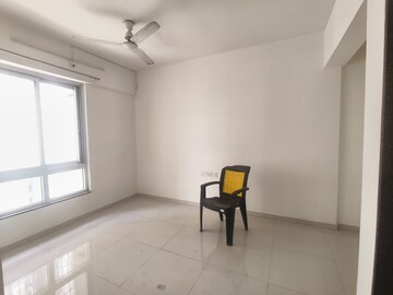 Room in 1 BHK Apartment at Puranik Rumah Bali, Ghodbunder Road – for Rent