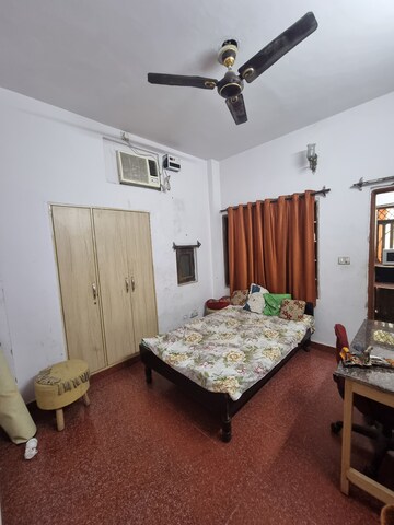 Room in 3.5 BHK Independent House at Vasant Kunj – for Sale