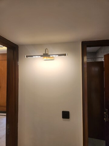 Room in 3.5 BHK Apartment at Medinova Apartment, Sector 56 – for Rent