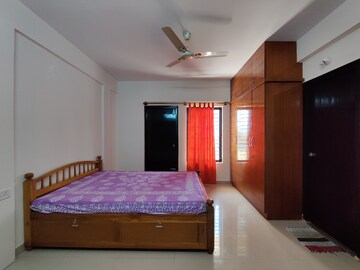Room in 2 BHK Apartment at Amrutha Grandeur, Jakkuru – for Rent