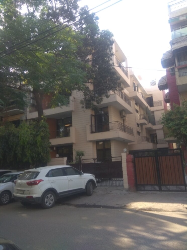 Master Bedroom, new friends colony 6 Bedroom 500 Sq.Yd. Independent House In New Friends Colony Delhi 8505003