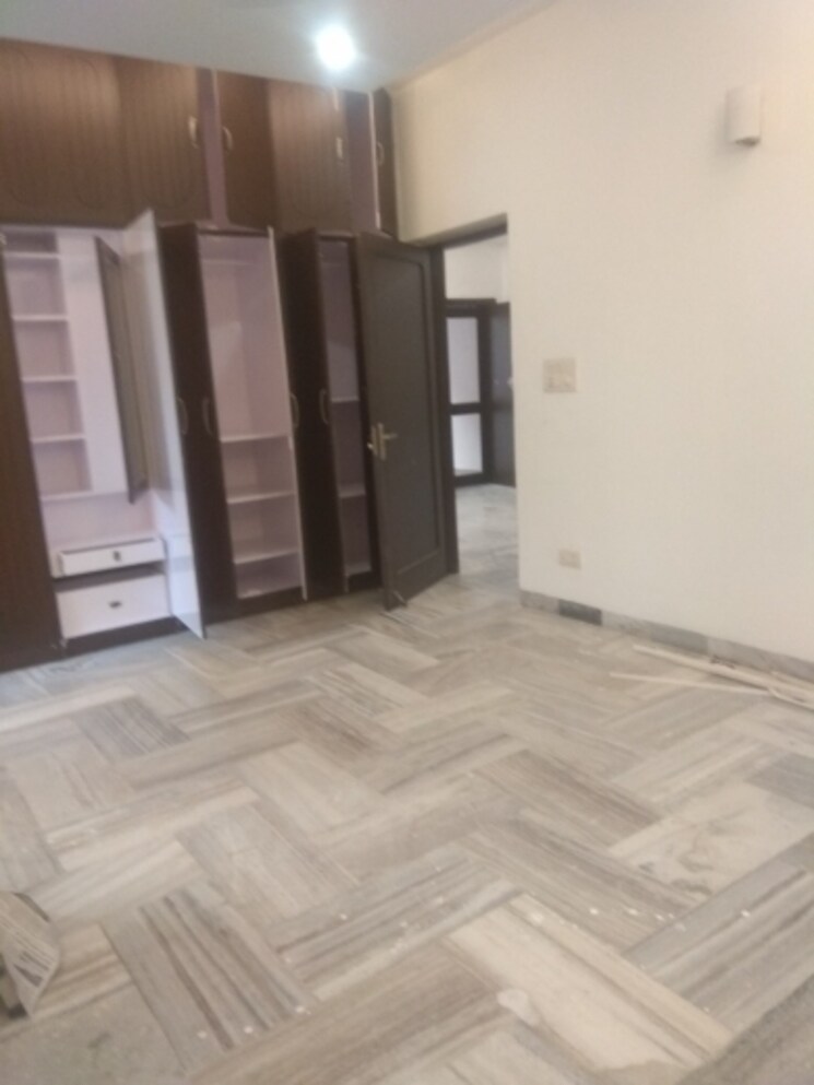 Master Bedroom, new friends colony 6 Bedroom 500 Sq.Yd. Independent House In New Friends Colony Delhi 8505003