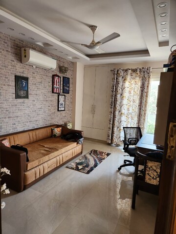 3 BHK Builder Floor For Rent in Mall Fifty One, Sector 51