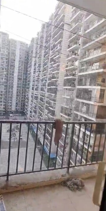 Master Bedroom in 2 BHK Apartment at Panchsheel Wellington, Dundahera – for Rent