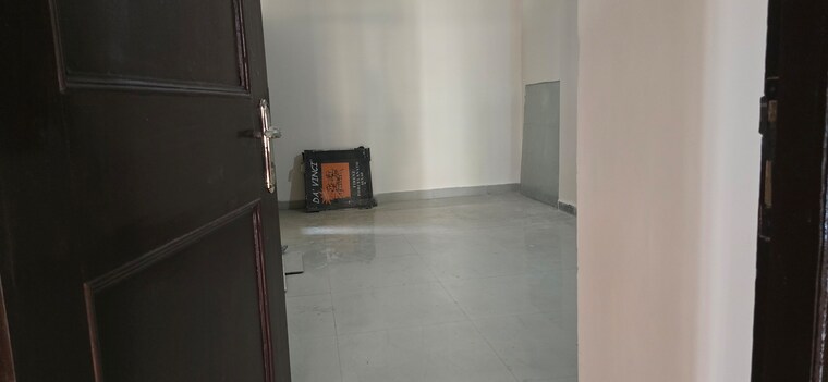 Room, sector 12 dwarka 4 Bedroom 2400 Sq.Ft. Apartment In Sector 12 Dwarka Delhi 8505190
