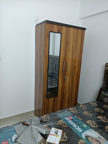 Room in 2 BHK Apartment at Oasis GrandStand, Sector 22d Yamuna Expressway – for Rent