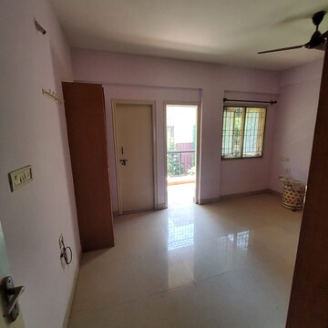 Room in 3 BHK Apartment at Indu Pride, Kaggadasapura – for Rent