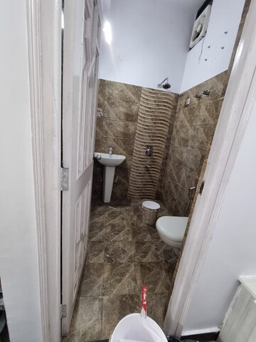Master Bedroom in 3 BHK Independent House at Vasant Vihar – for Rent