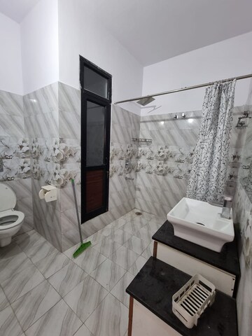 Master Bedroom in 3 BHK Independent House at Vasant Vihar – for Rent