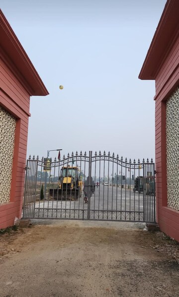  Plot – Exterior View View at Gosainganj - for Sale