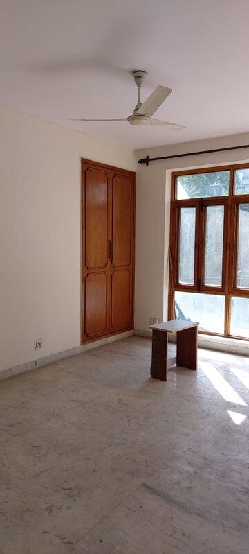 Master Bedroom in 2 BHK Apartment at Ansal Sushant Estate, Sector 52 – for Rent