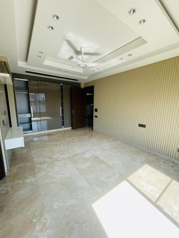 Master Bedroom in 4 BHK Builder Floor at Saket – for Rent