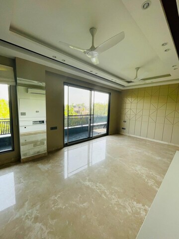 Master Bedroom in 4 BHK Builder Floor at Saket – for Rent