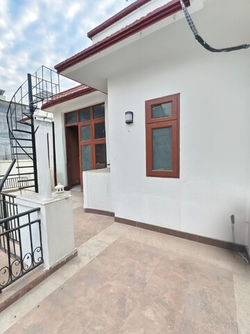 Master Bedroom in 3 BHK Builder Floor at Sector 26 – for Rent