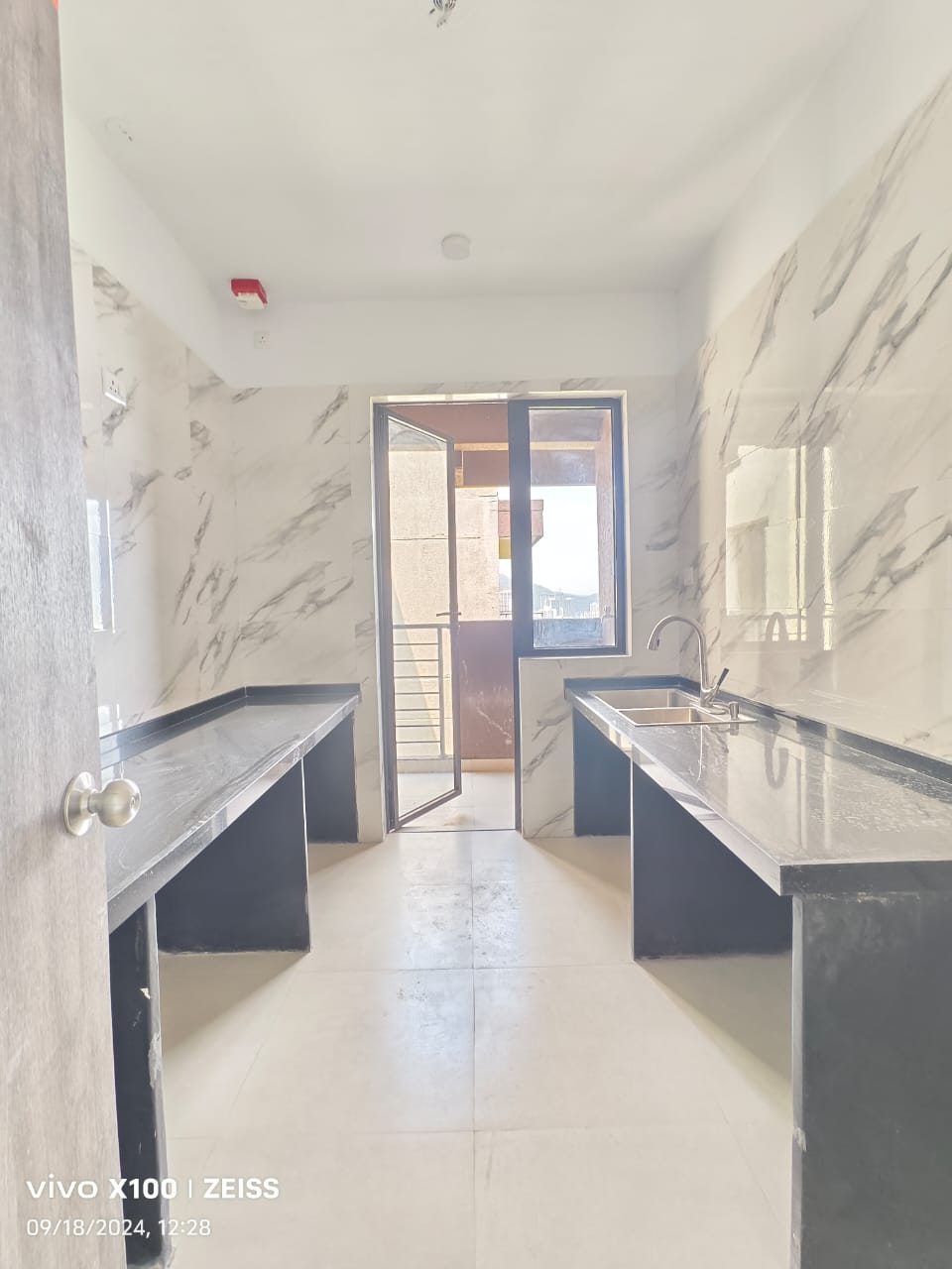 2 BHK Apartment For Sale in Unique Greens Ghodbunder Road