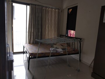 Room in 2 BHK Apartment at Platinum Life, Andheri West – for Rent