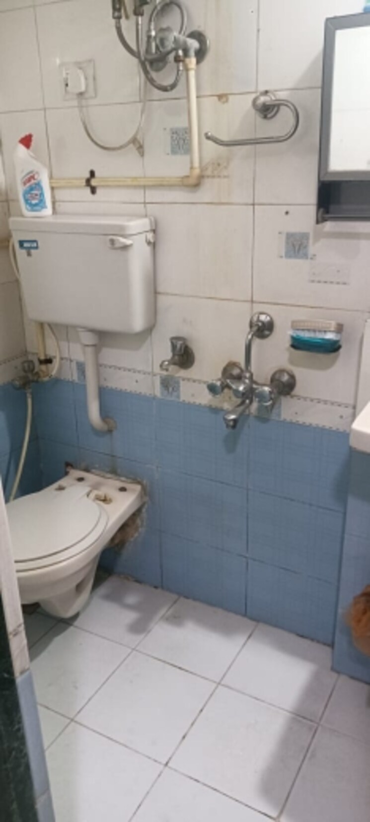Bathroom, dahisar-durga-chs 1 Bedroom 400 Sq.Ft. Apartment In Dahisar East Mumbai 8505678