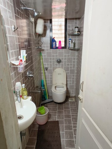 Bathroom in 2 BHK Apartment at Sher E Punjab, Andheri East – for Rent
