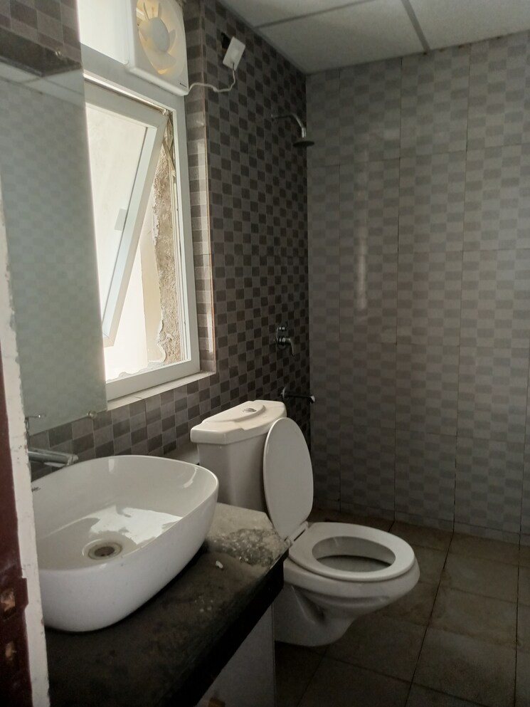 Bathroom, 3c-lotus-panache 3 Bedroom 1528 Sq.Ft. Apartment In Sector 110 Noida 8505893