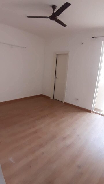 Room in 3 BHK Apartment at Emaar Gurgaon Greens, Sector 102 – for Rent