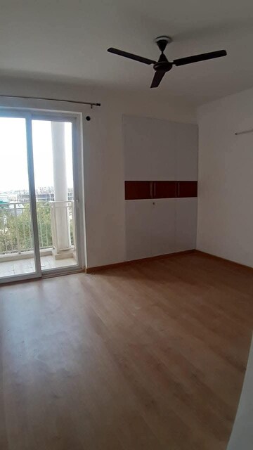 Room in 3 BHK Apartment at Emaar Gurgaon Greens, Sector 102 – for Rent
