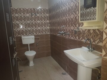 Team Area in 2 BHK Builder Floor at Shri Ram Plaza Vaishali, Vaishali Sector 4 – for Rent