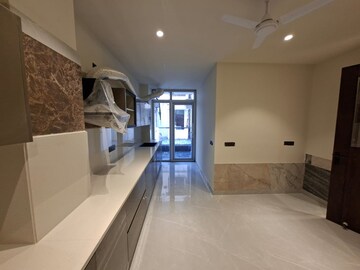 Building Lobby in 3 BHK Builder Floor at Sector 50 – for Rent