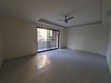 Room in 3 BHK Builder Floor at Sector 50 – for Rent