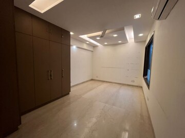 Room in 3 BHK Builder Floor at Geetanjali Enclave – for Rent