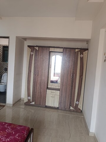 Building Lobby in 2 BHK Builder Floor at Palacia Kingston, Ghodbunder Road – for Rent