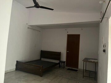 Room in 3 BHK Independent House at Ashirwad Enclave – for Rent