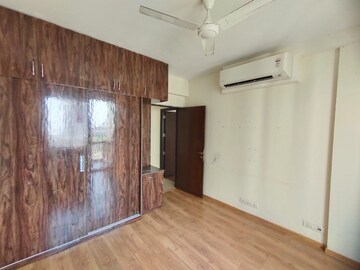 Room in 2 BHK Apartment at M3M Woodshire, Sector 107 – for Rent