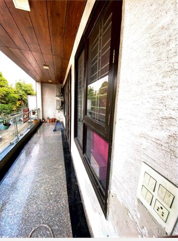 Balcony in 3.5 BHK Builder Floor at RWA Residential Society Sector 46, Sector 46 – for Rent
