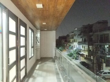 Balcony in 3.5 BHK Builder Floor at RWA Residential Society Sector 46, Sector 46 – for Rent