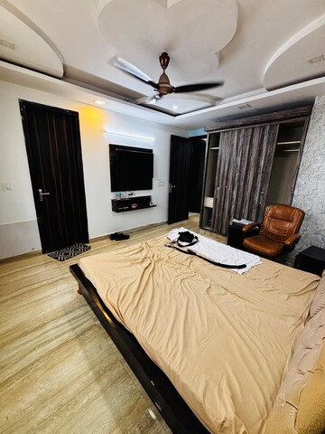 Bedroom in 3.5 BHK Builder Floor at RWA Residential Society Sector 46, Sector 46 – for Rent