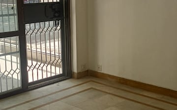 2 BHK Builder Floor For Rent in Maple Heights, Sector 43
