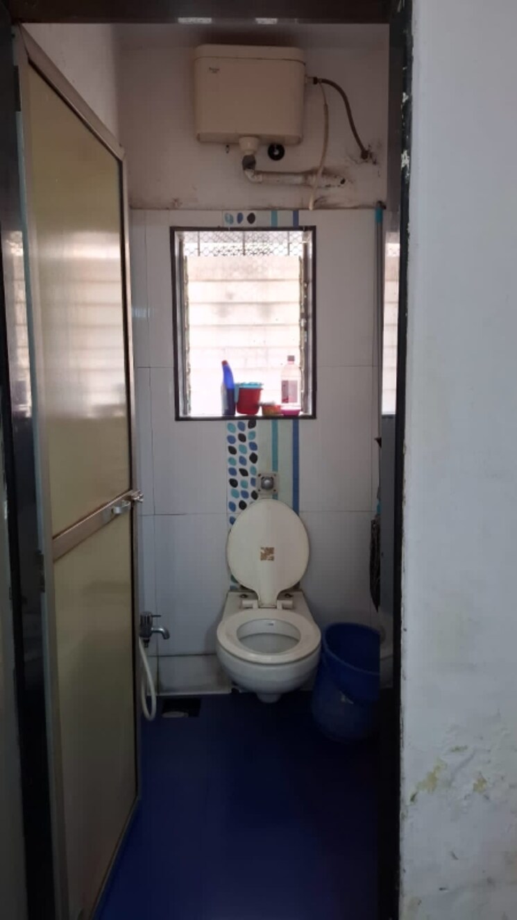Washroom, andheri west Commercial Office Space 425 Sq.Ft. In Andheri West Mumbai 8506294