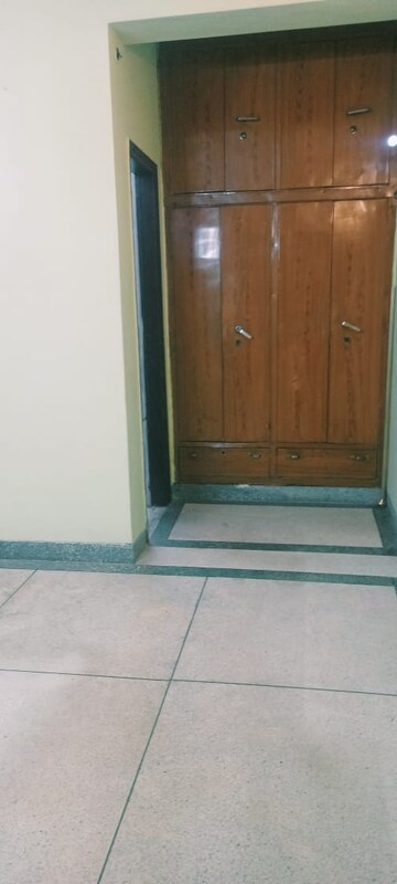 Room in 2 BHK Builder Floor at Mohit House, Sushant Lok I – for Rent