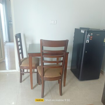 Living Room in 1.5 BHK Builder Floor at Mohit House, Sushant Lok I – for Rent