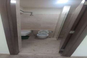 Bathroom in 2.5 BHK Builder Floor at M3M Antalya Hills, Sector 79 – for Sale