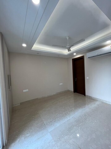 Room in 3 BHK Builder Floor at Saket Court Residential Complex, Pushp Vihar – for Rent