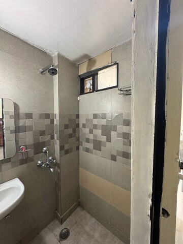 Bathroom in 1 RK Builder Floor at Lajpat Nagar – for Rent