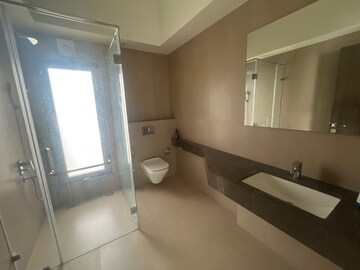 Attached Bathroom in 4 BHK Apartment at Piramal Aranya, Byculla – for Rent