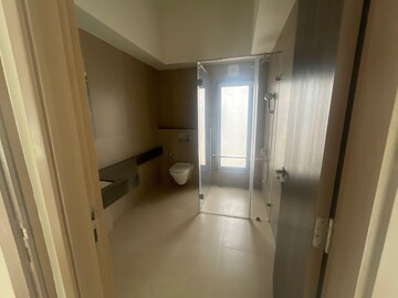 Attached Bathroom in 4 BHK Apartment at Piramal Aranya, Byculla – for Rent