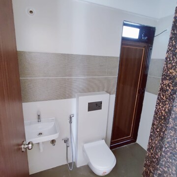 Bathroom in 2.5 BHK Apartment at Signature Global Signum 71, Sector 71 – for Sale