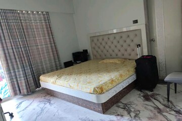 Bedroom in 3 BHK Apartment at Enpar Lotus 101 Worli Residences, Lower Parel – for Rent
