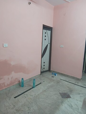 Room in 1 BHK Builder Floor at Laxmi Nagar – for Rent