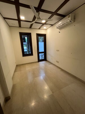 Room in 3 BHK Builder Floor at Saket – for Rent